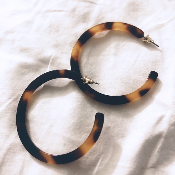 boutique Jewelry - Boutique resin tortoise brown hoop earrings